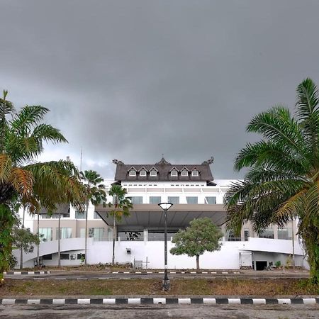 Horison Ultima Bandara Balikpapan Hotel Sepinggang Kecil Luaran gambar