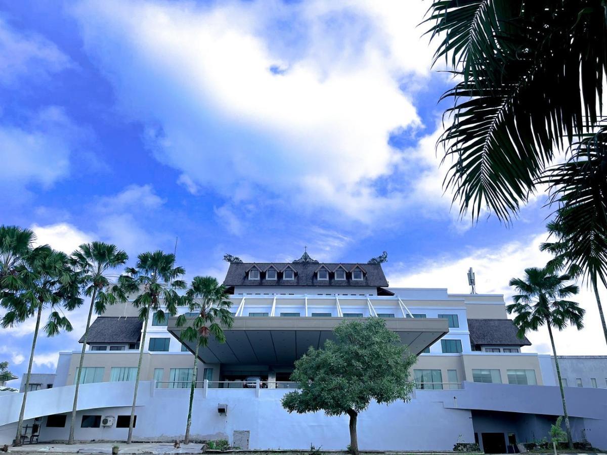 Horison Ultima Bandara Balikpapan Hotel Sepinggang Kecil Luaran gambar